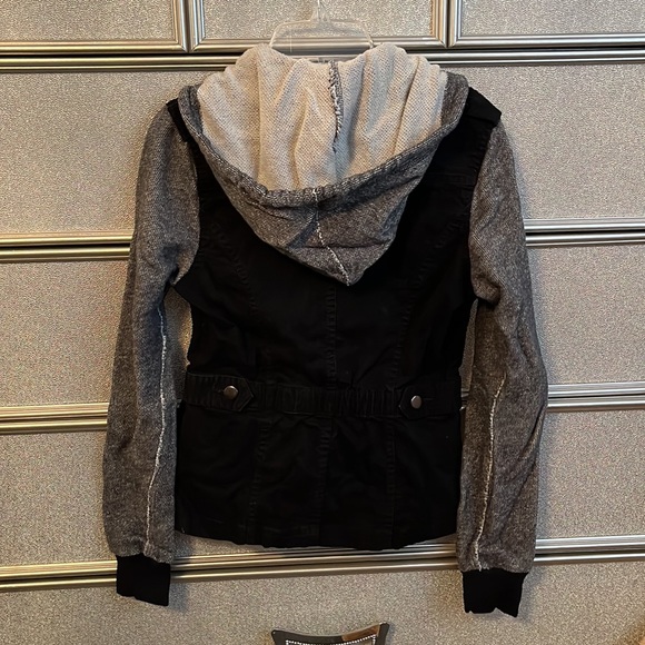 worn 2-3 times - Picture 2 of 4